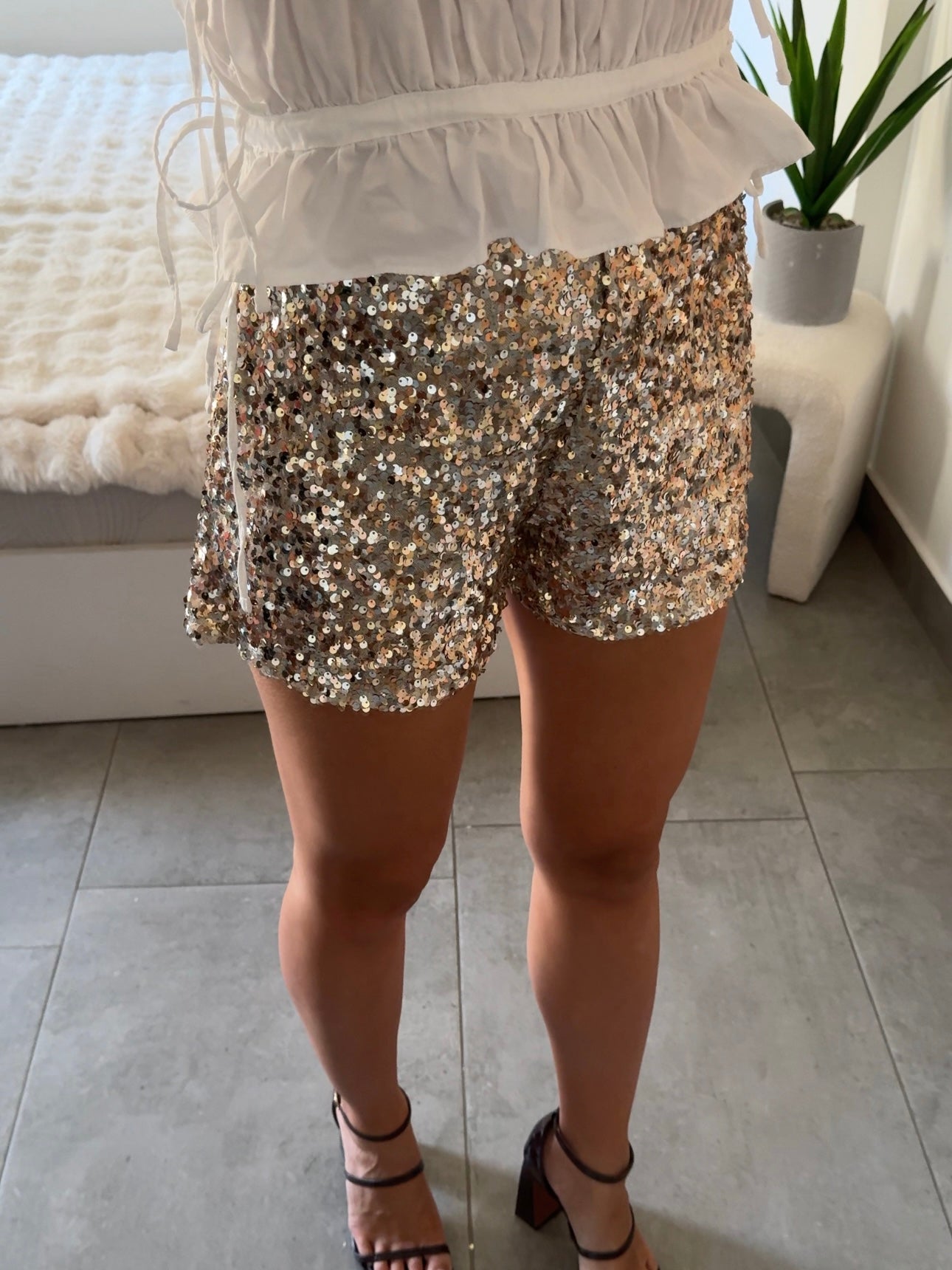 SHORT EVE