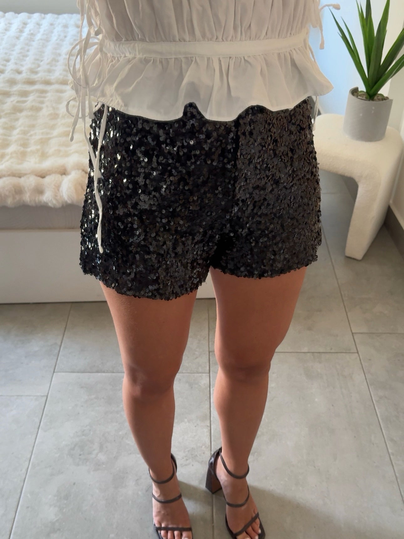 SHORT EVE