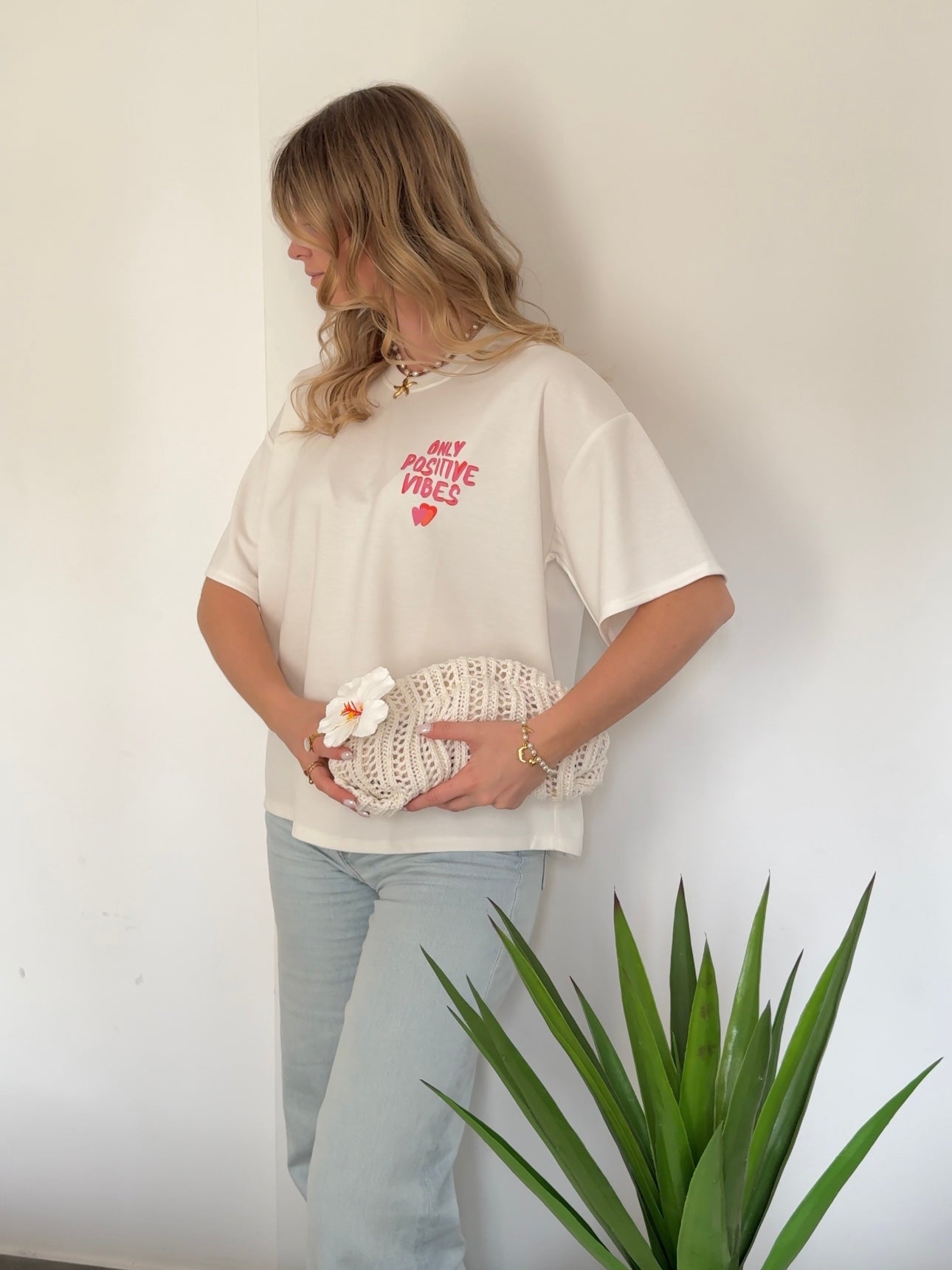 T-SHIRT ONLY POSITIVE VIBES