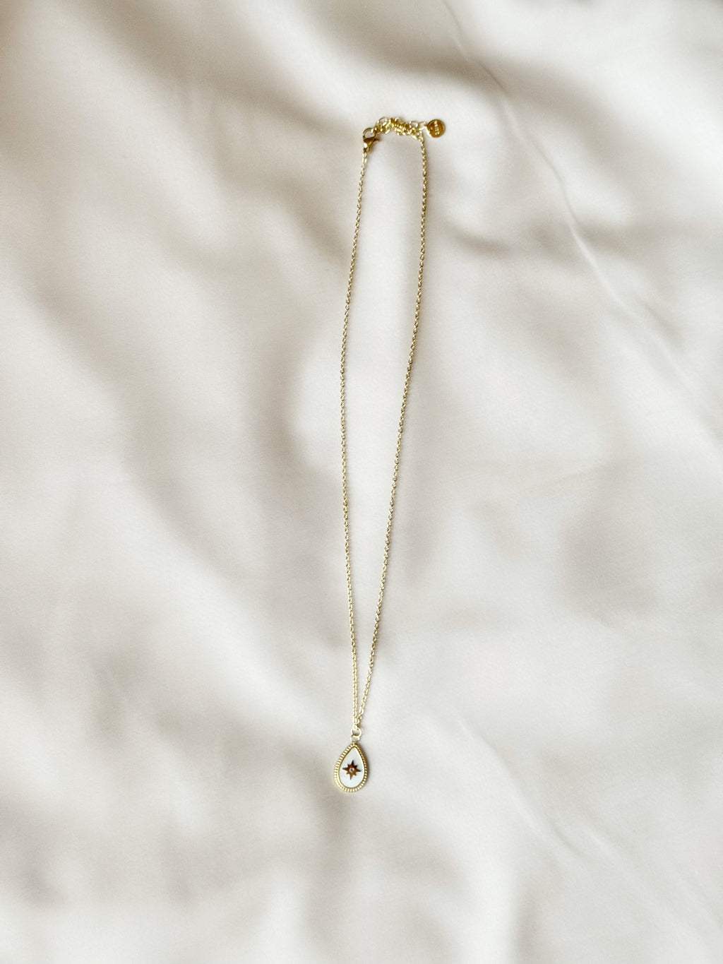 COLLIER KIARA