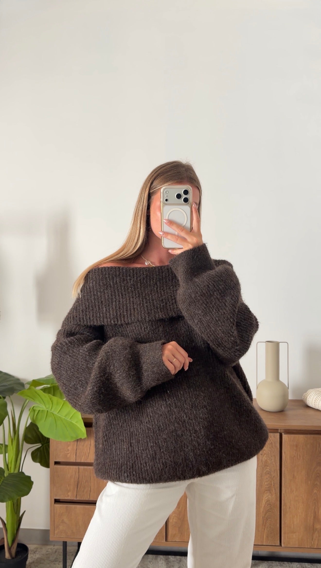 CÉLIA BARDOT SWEATER – BROWN