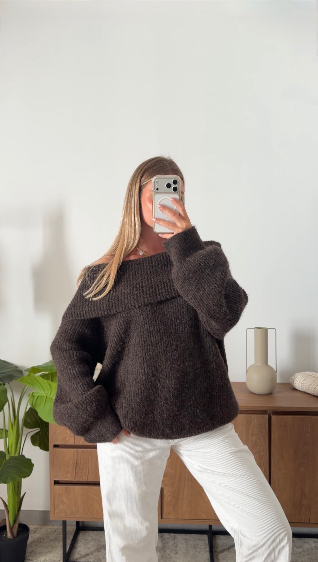 CÉLIA BARDOT SWEATER – BROWN