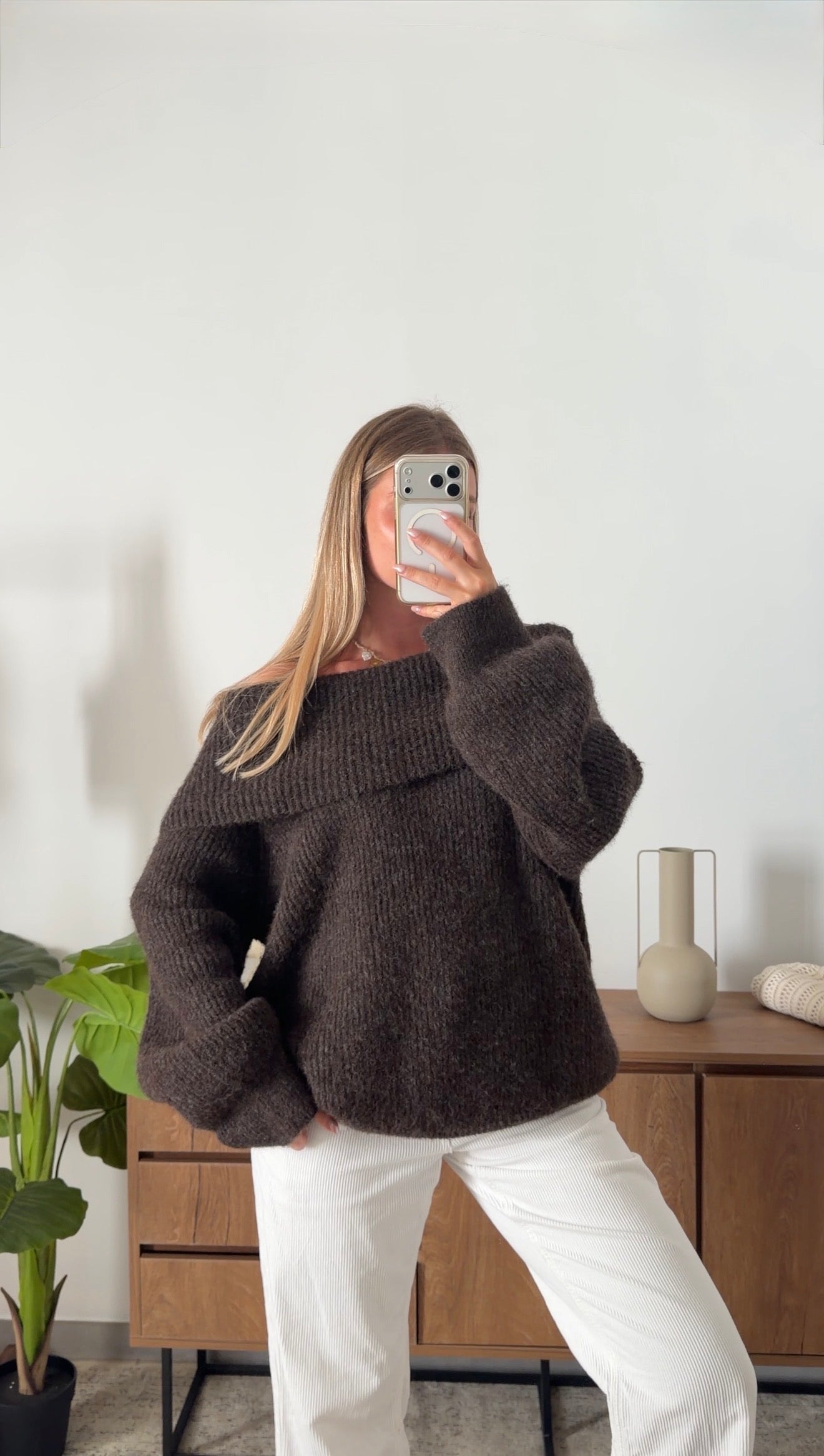CÉLIA BARDOT SWEATER – BROWN