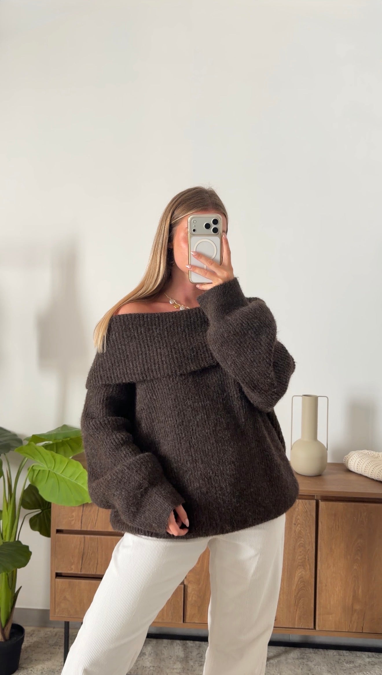 CÉLIA BARDOT SWEATER – BROWN