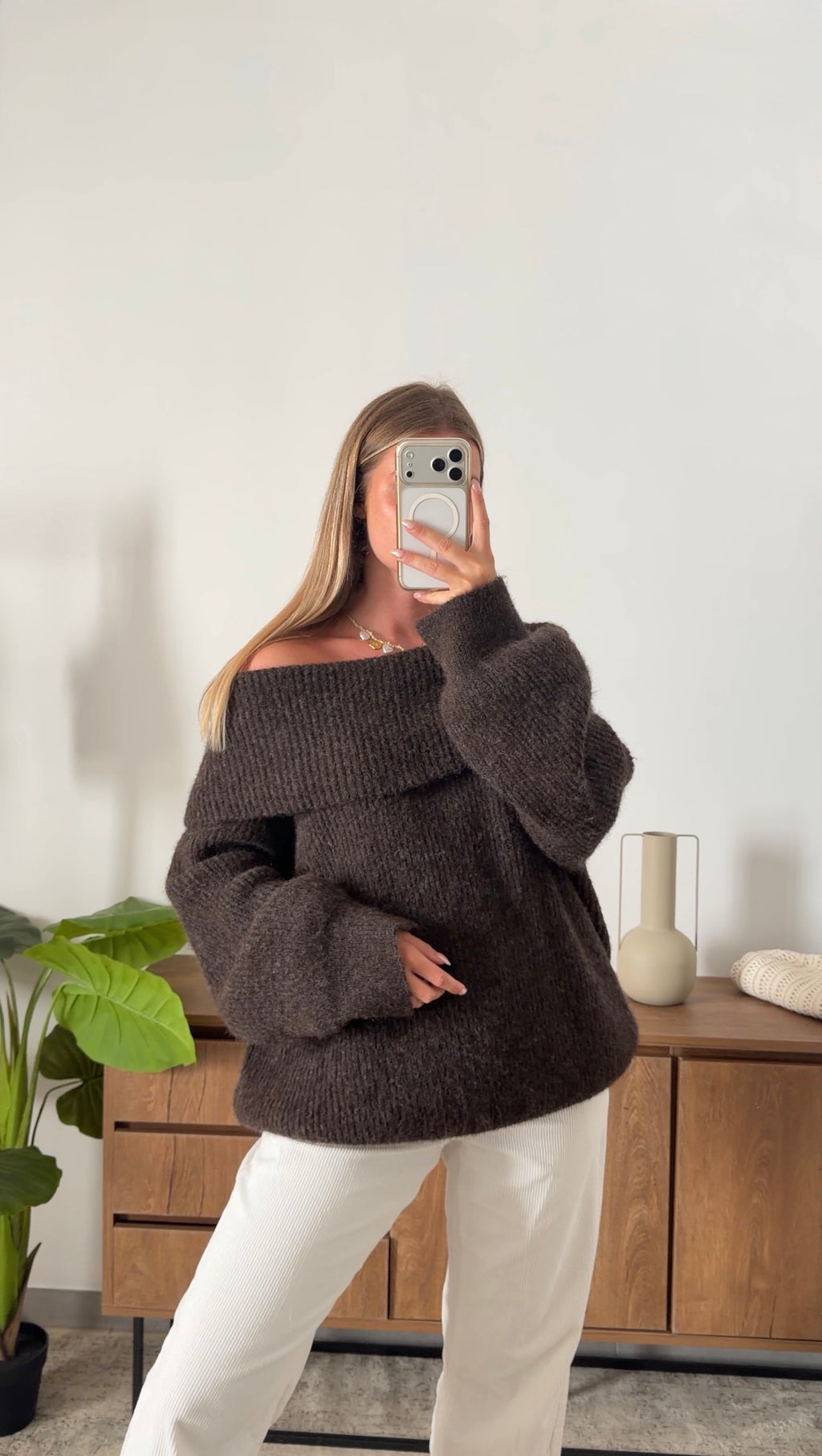 CÉLIA BARDOT SWEATER – BROWN